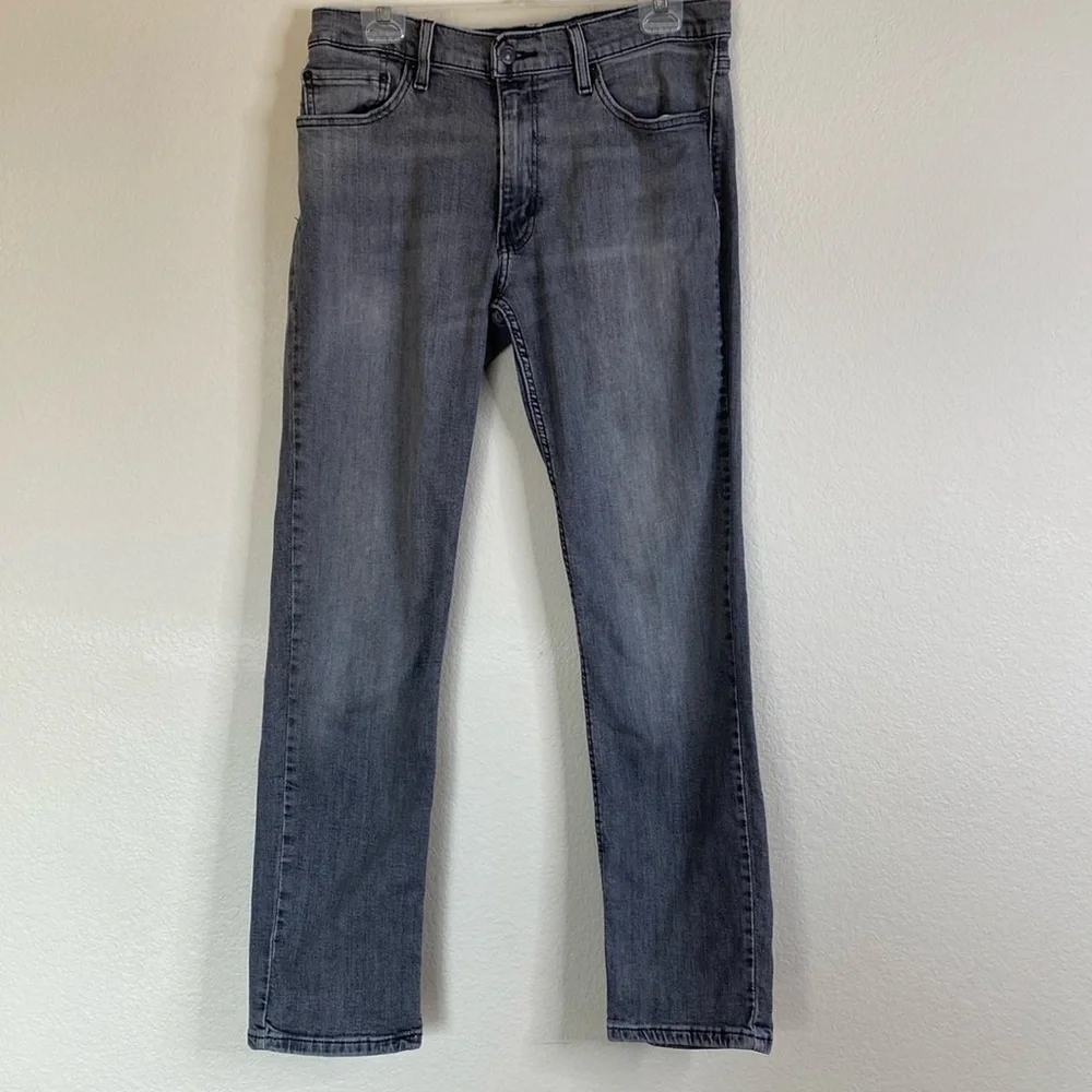 Levi’s 511 grey size 33/32 straight leg EUC